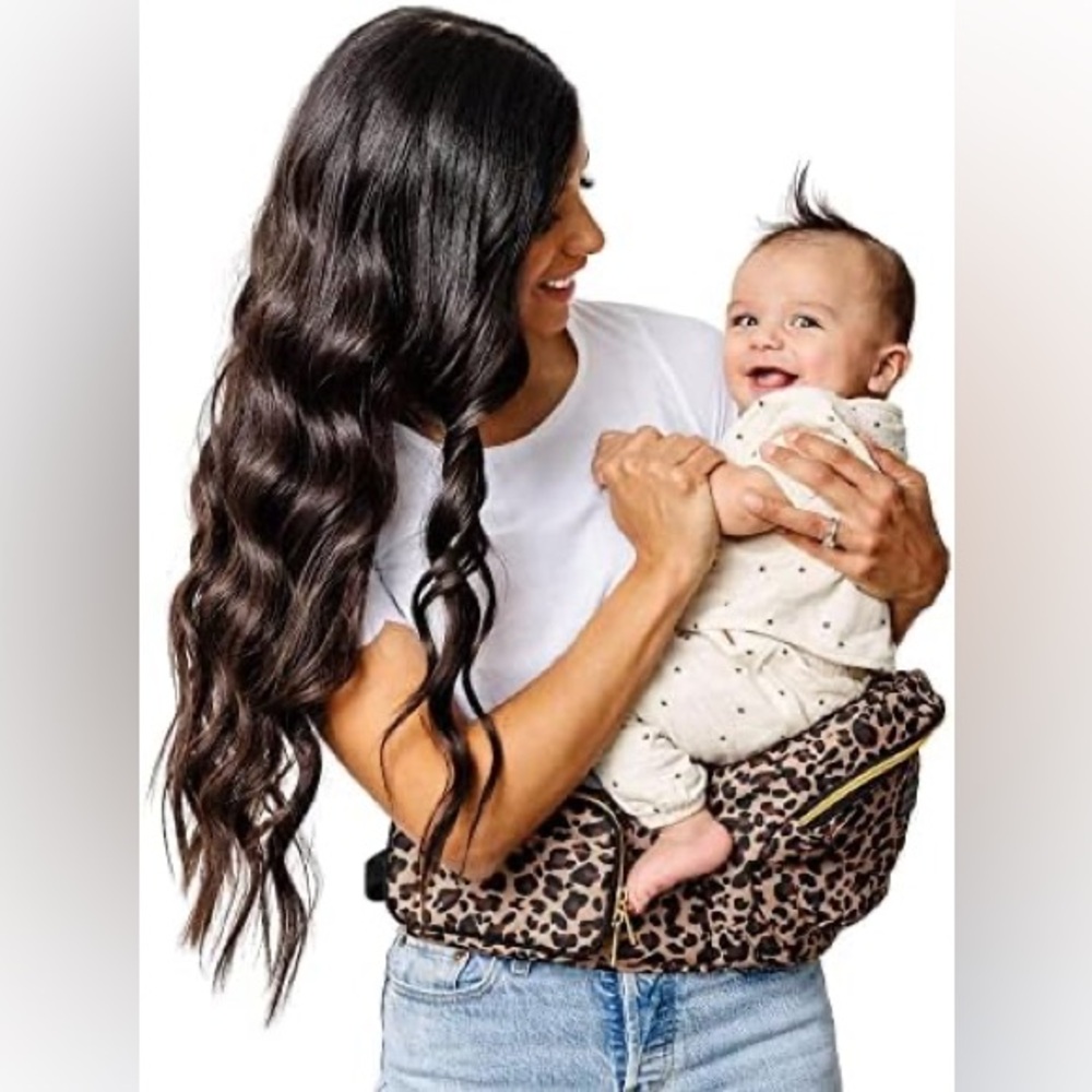 NEW Tushbaby - Safety Certified Hip Seat Carrier - Leopard Print WITH EXPANDER